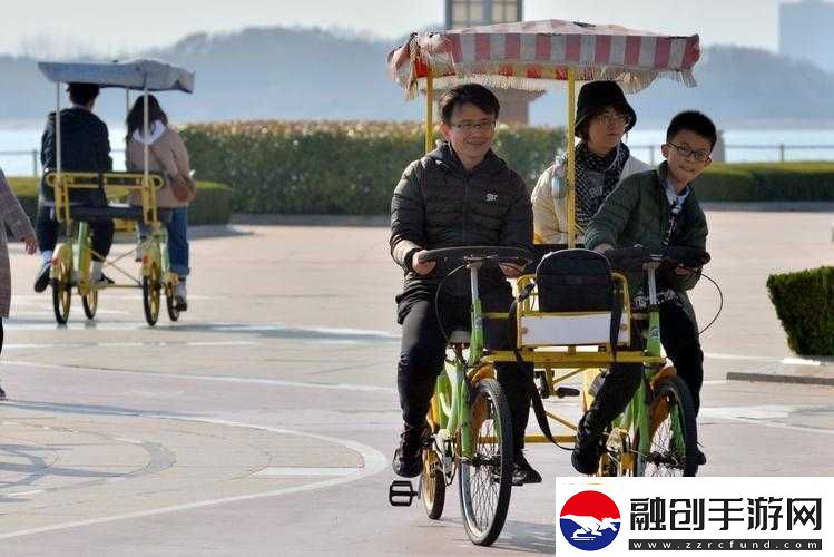 一前一后三人騎行